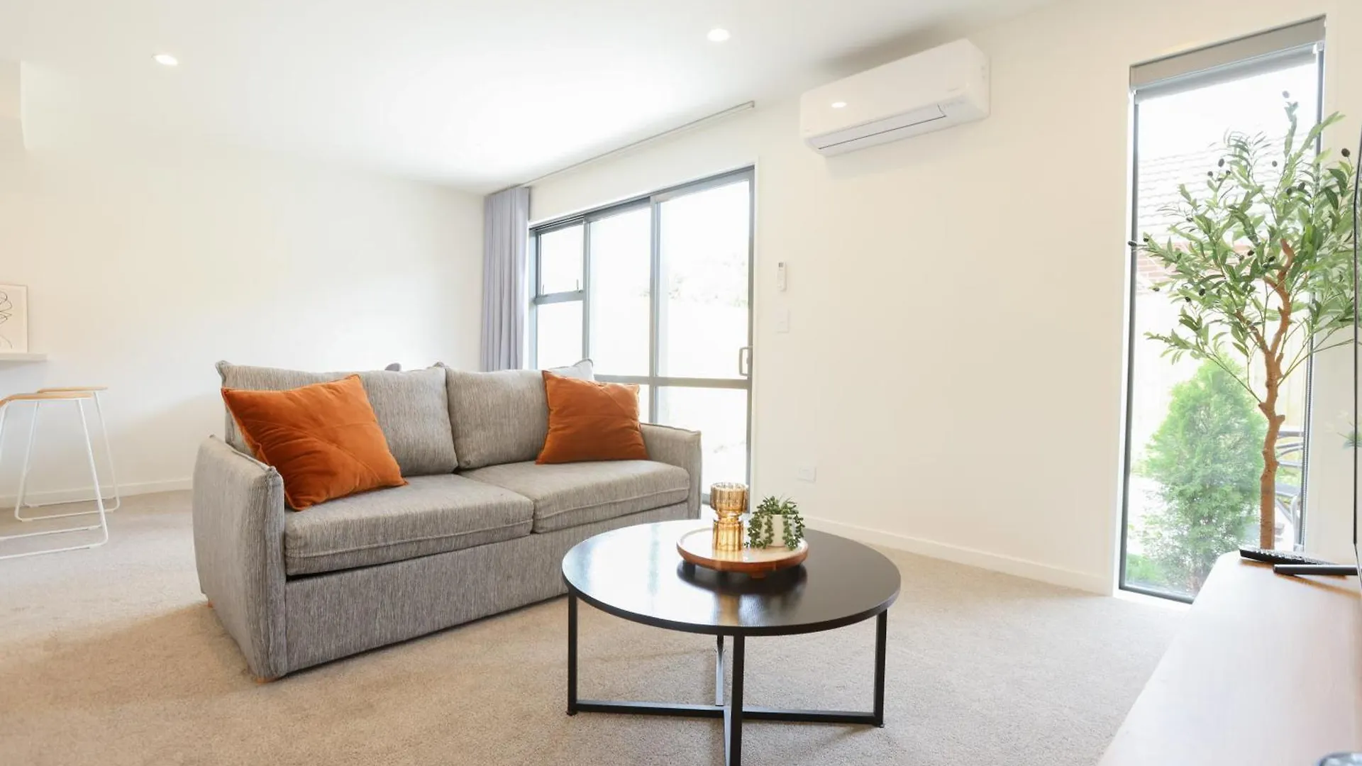 Modern 2-Bed Townhouse Close To City Attractions Addington Крайстчёрч