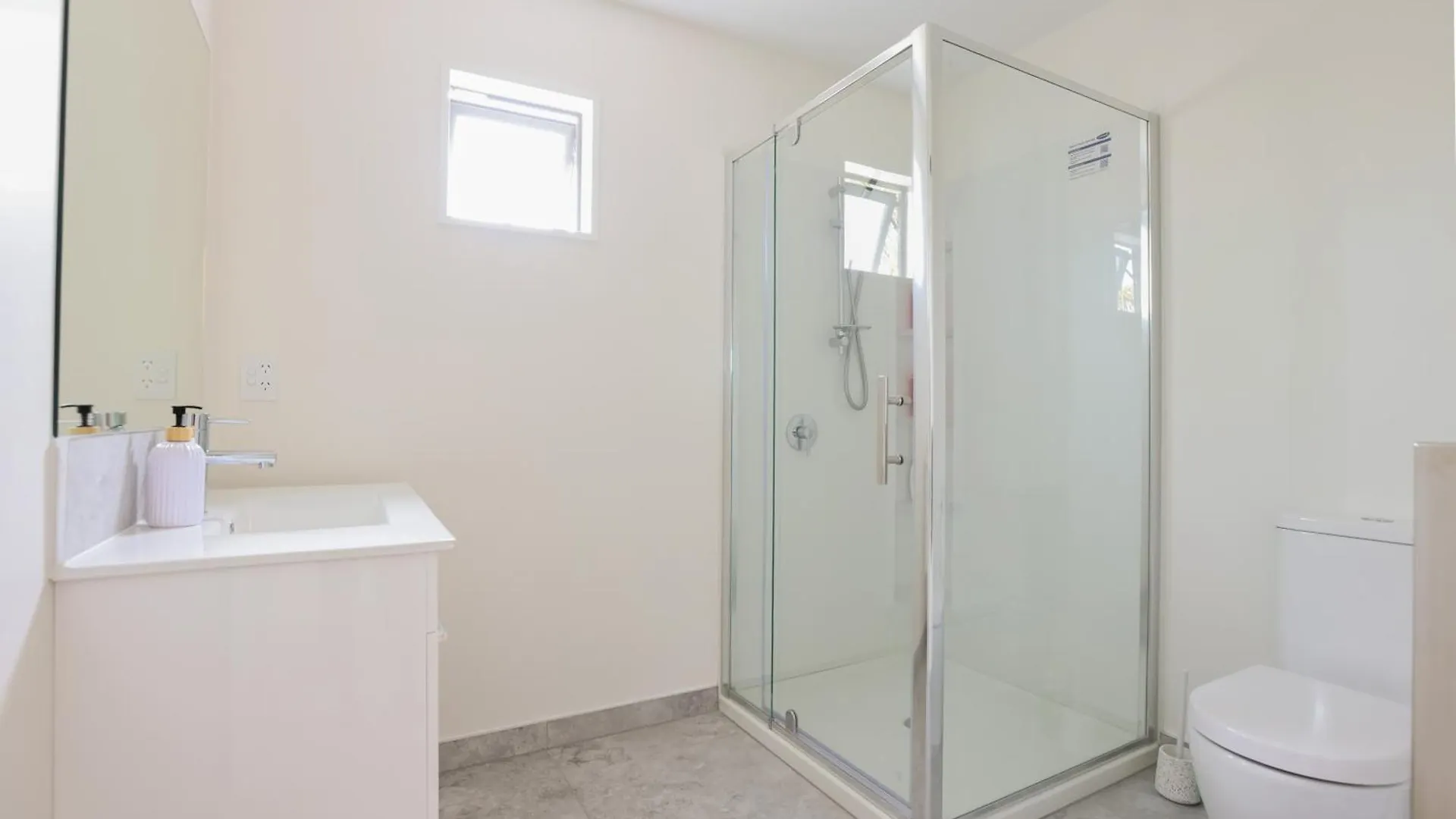 Дом отдыха Modern 2-Bed Townhouse Close To City Attractions Addington